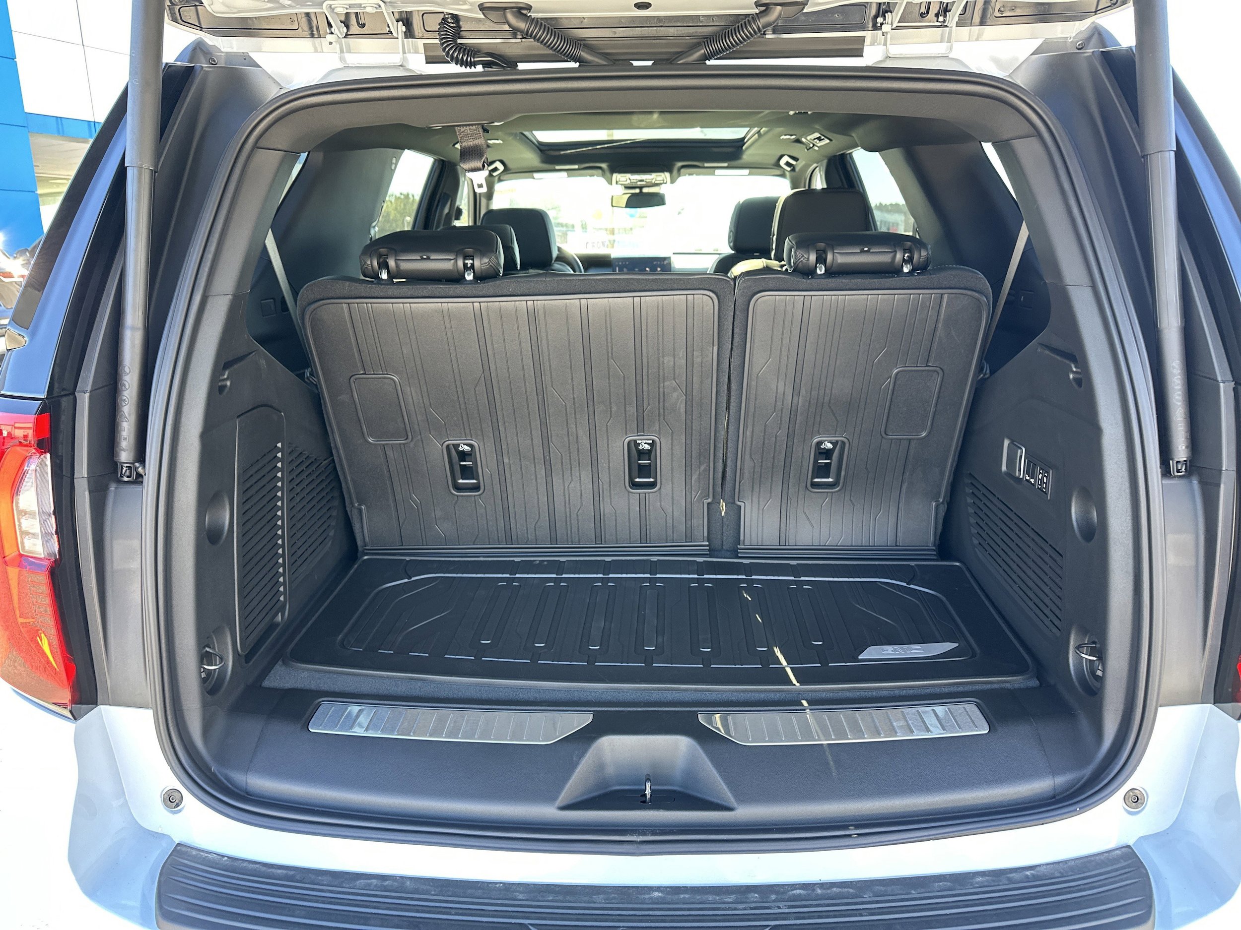 New 2026 GMC Yukon Denali w/ Sun & Power Step Package image 18