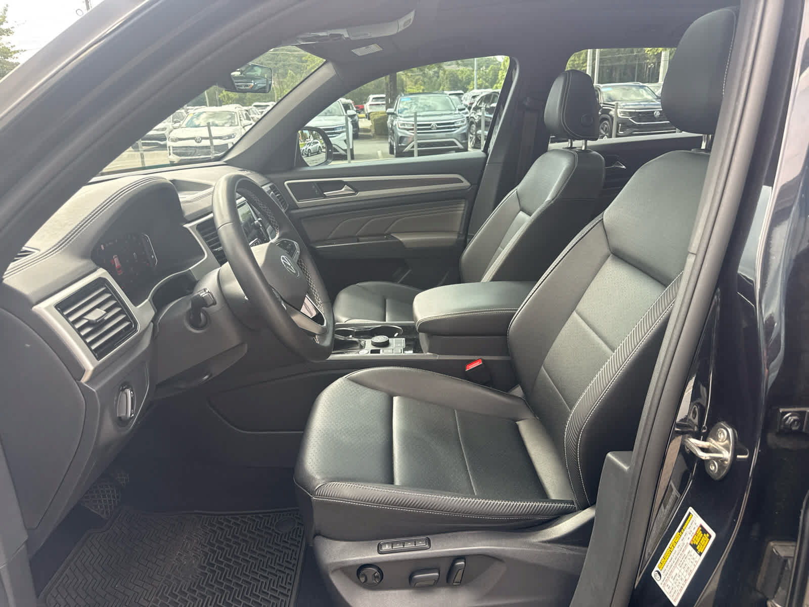 Certified 2023 Volkswagen Atlas Cross Sport SEL AWD/4WD image 38