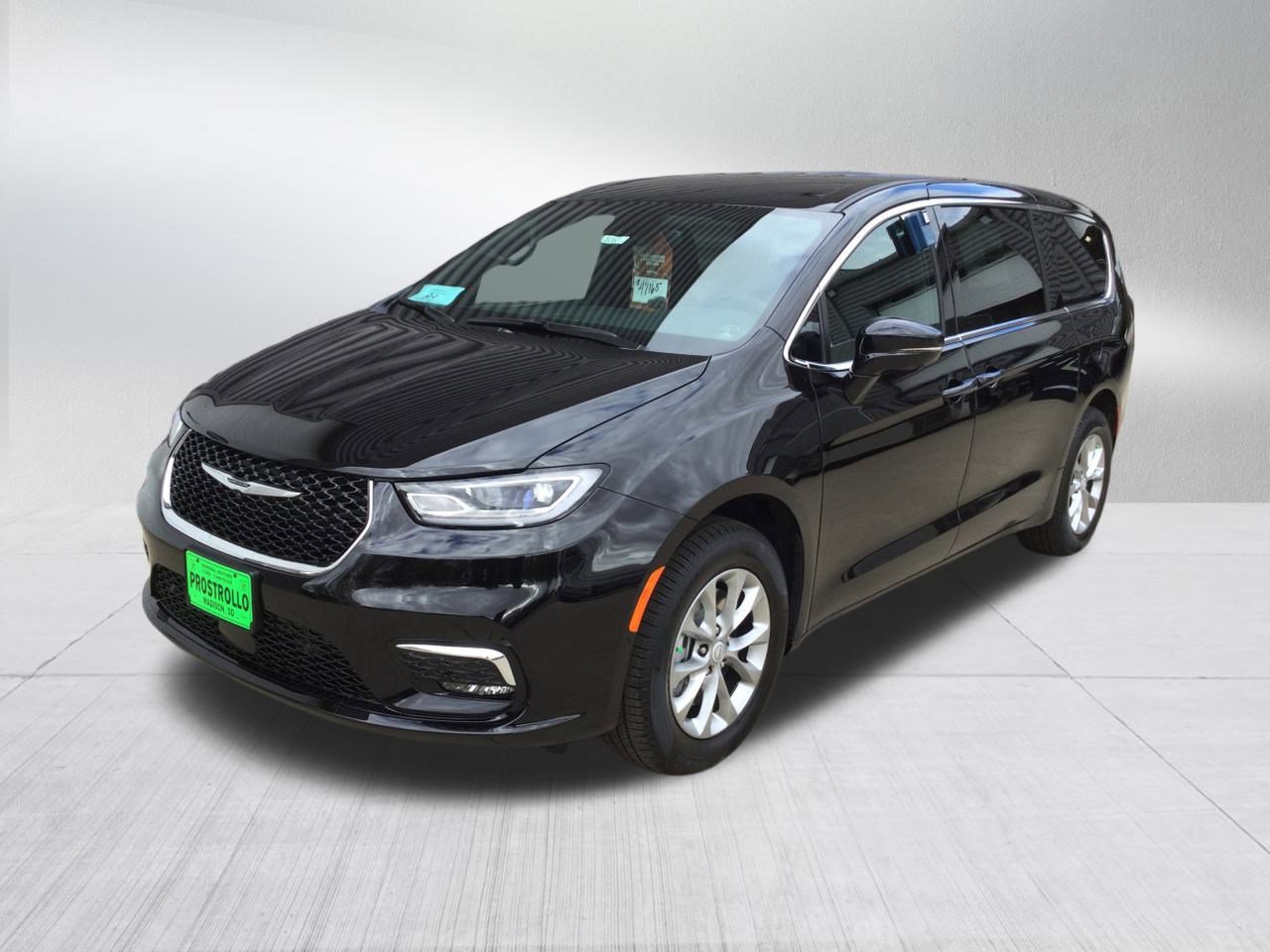 New 2026 Chrysler Pacifica Select image 2