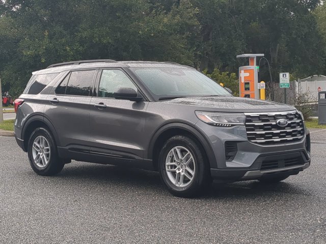 New 2026 Ford Explorer Active RWD image 2