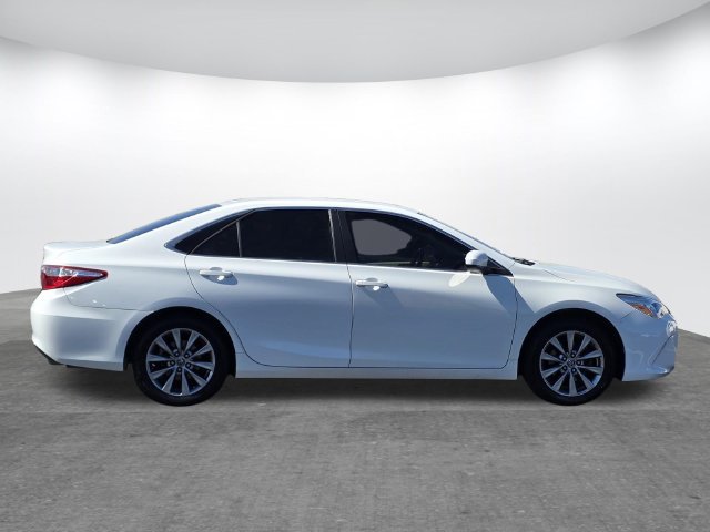 Used 2016 Toyota Camry XLE FWD image 2
