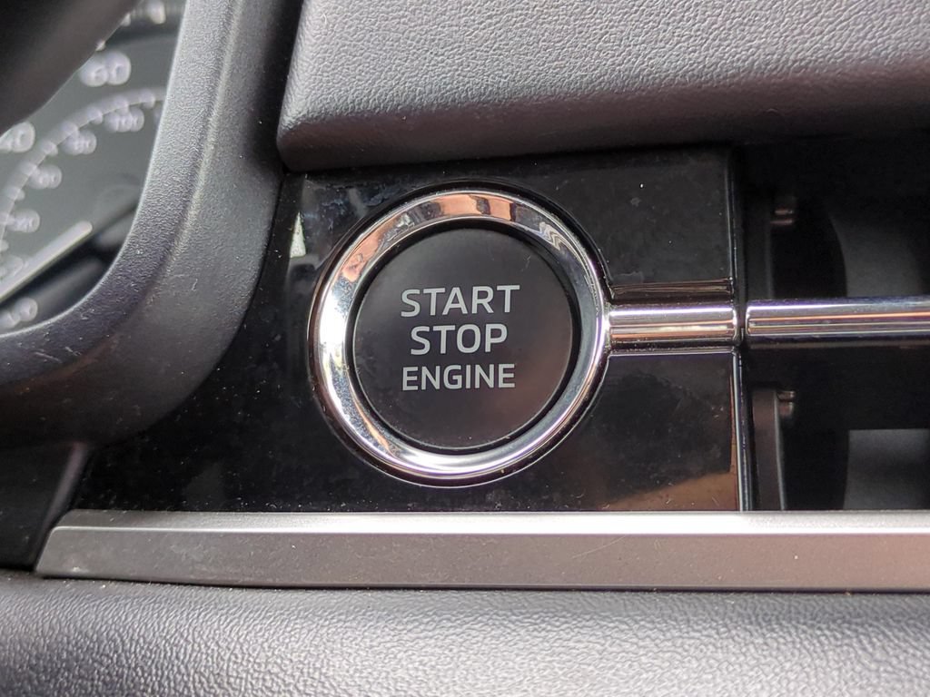 Used 2024 Mitsubishi Outlander SE FWD image 23