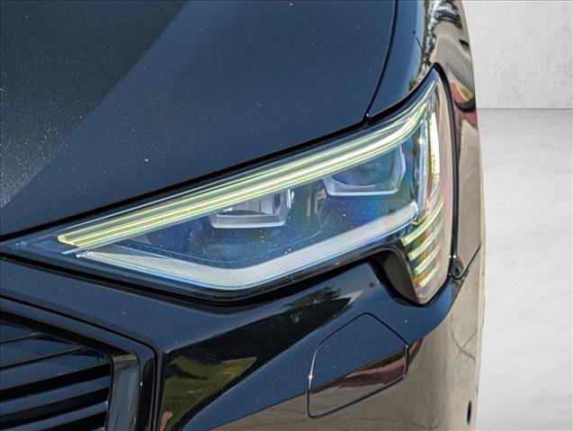 Used 2022 Audi e-tron Premium w/ Convenience Plus Package AWD/4WD image 9
