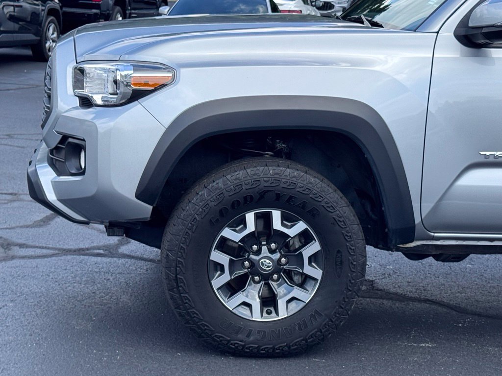 Used 2023 Toyota Tacoma TRD Off-Road w/ Technology Package AWD/4WD image 34