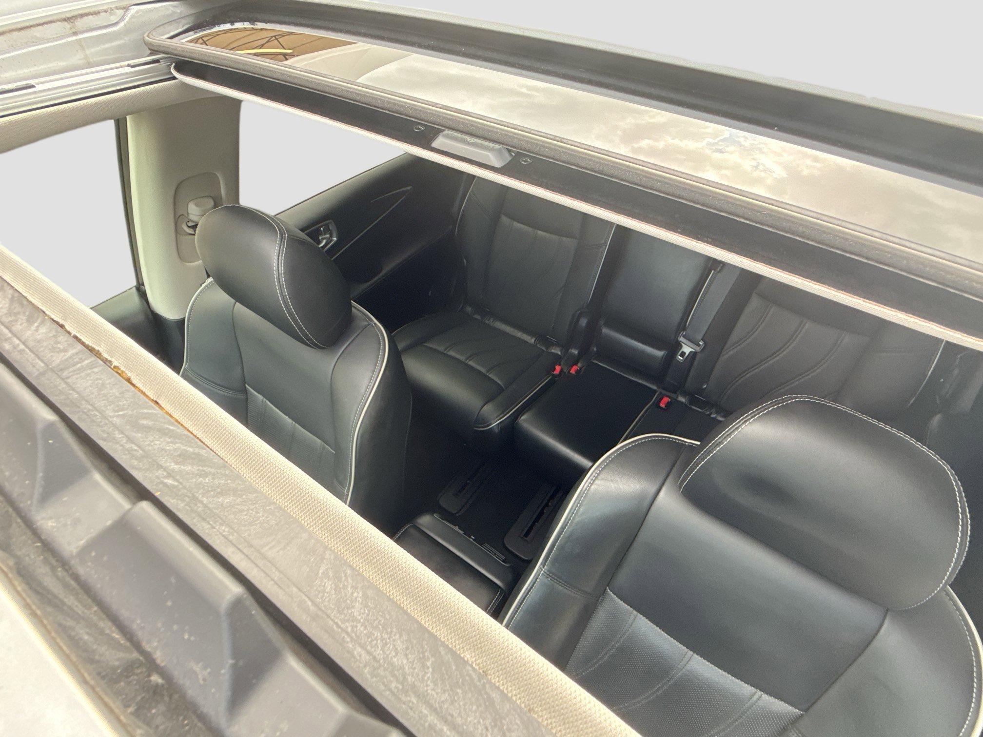 Used 2019 INFINITI QX60 Luxe w/ Essential Package image 16