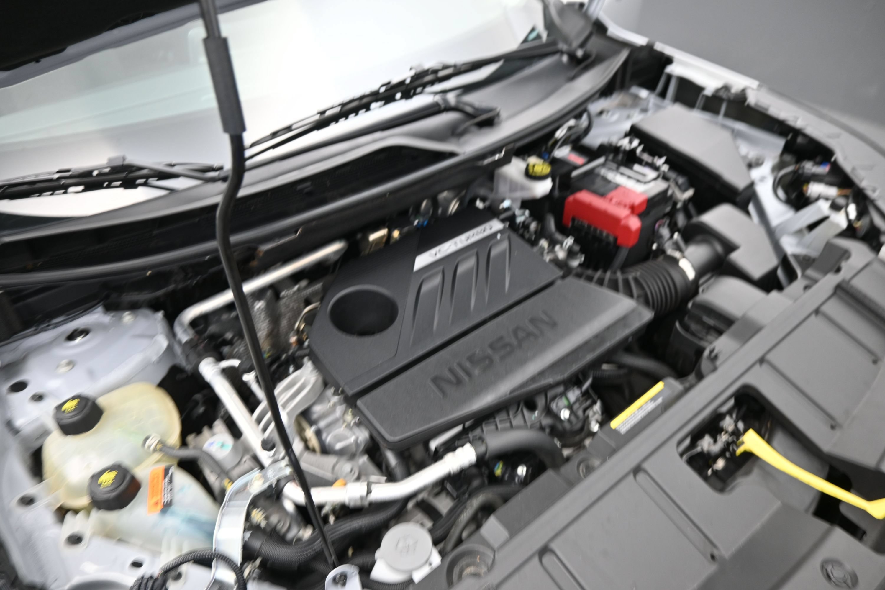 Used 2025 Nissan Rogue SV FWD image 26