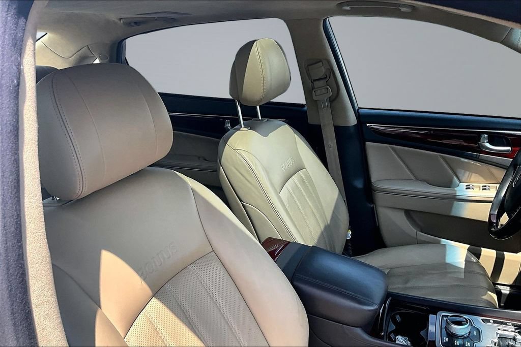 Used 2011 Hyundai Equus Ultimate RWD image 7