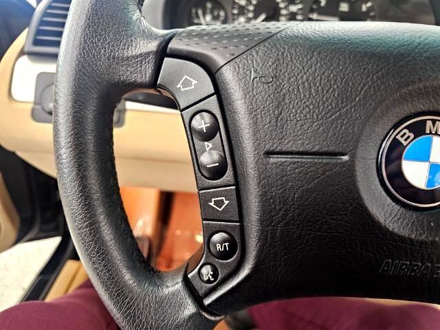 Used 2002 BMW 325i Sedan image 13