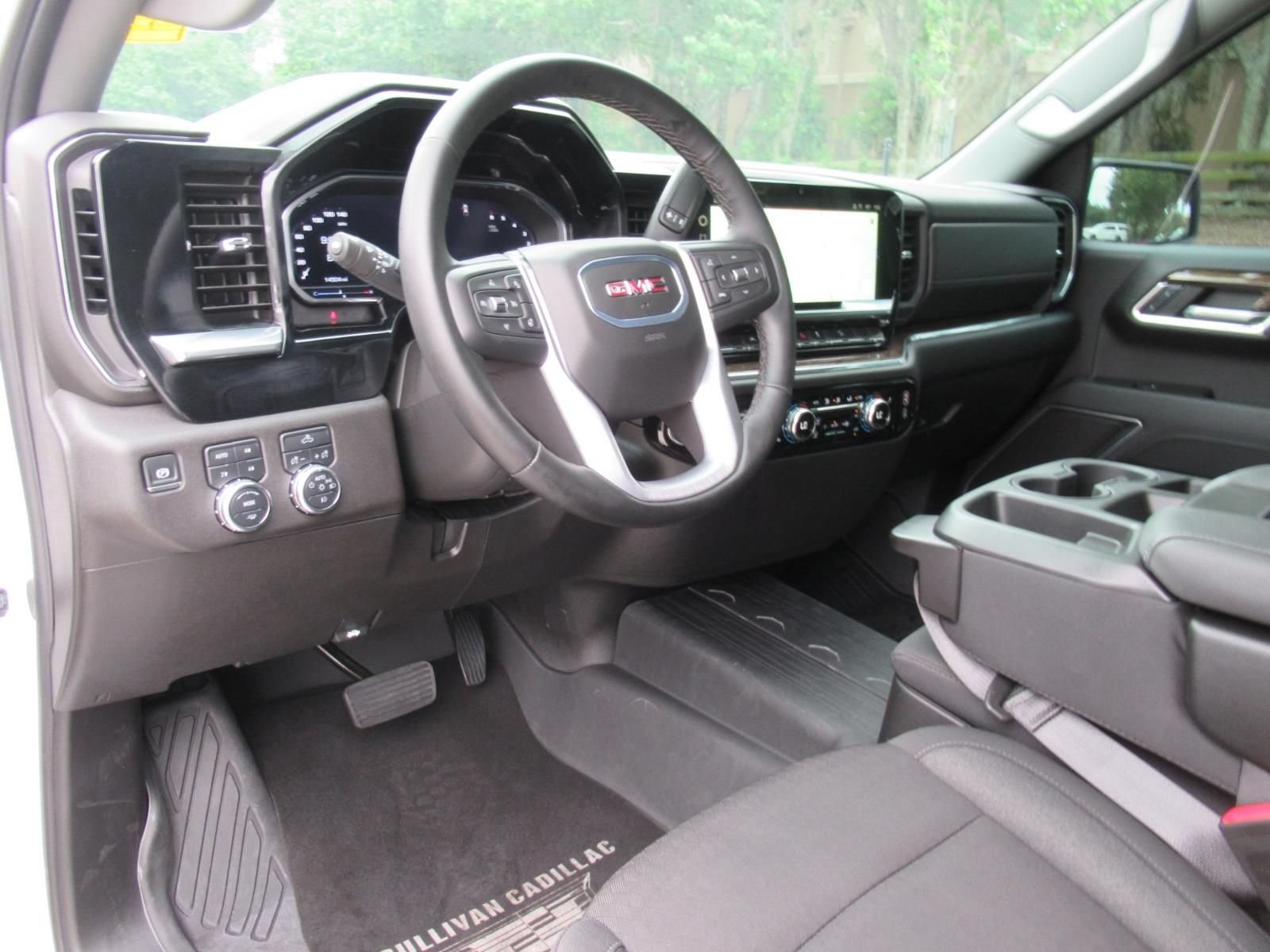 Used 2024 GMC Sierra 1500 Elevation w/ LPO, Elevation Black Package AWD/4WD image 15