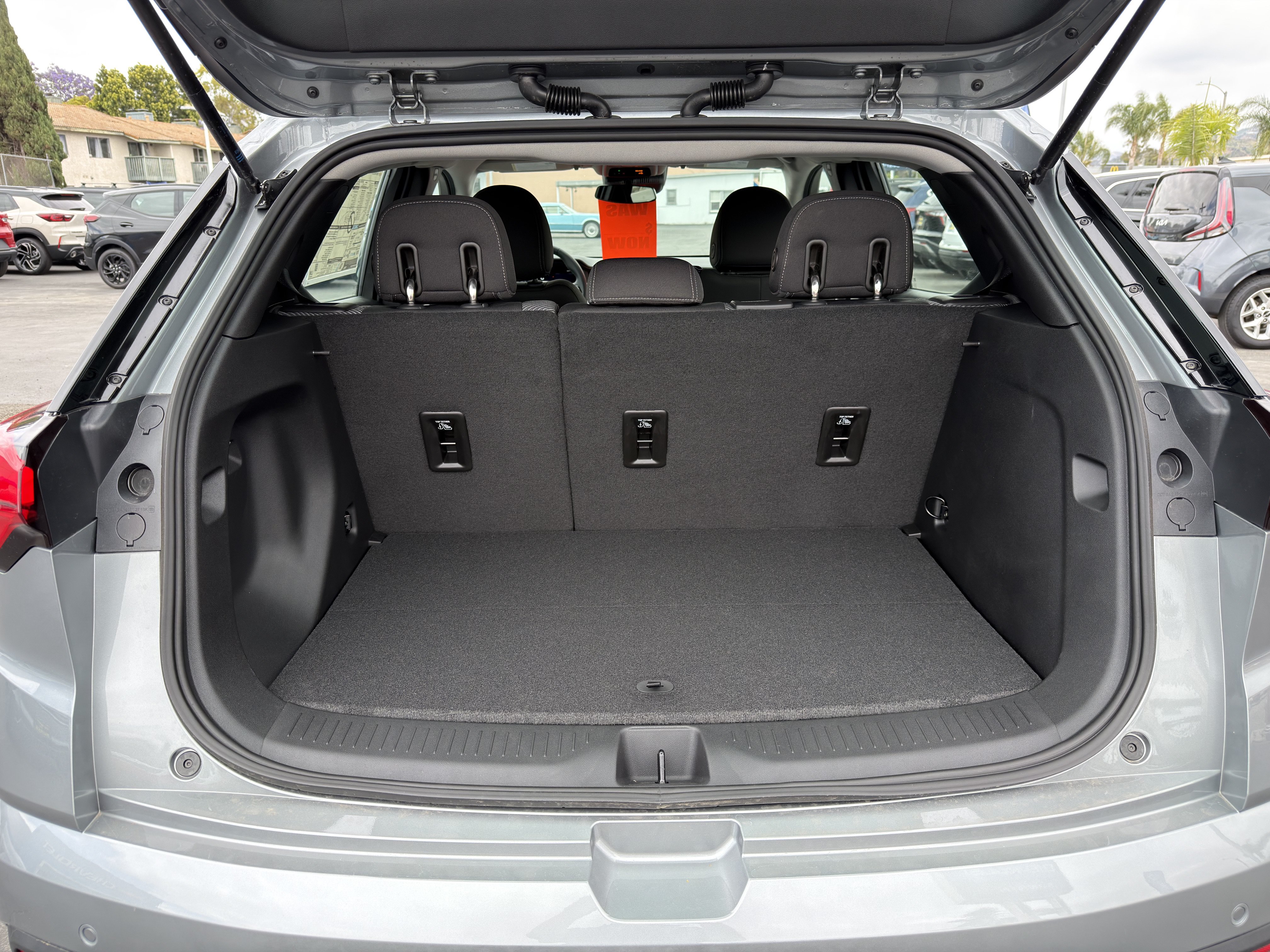 New 2027 Chevrolet Bolt LT w/ Comfort Package FWD image 16
