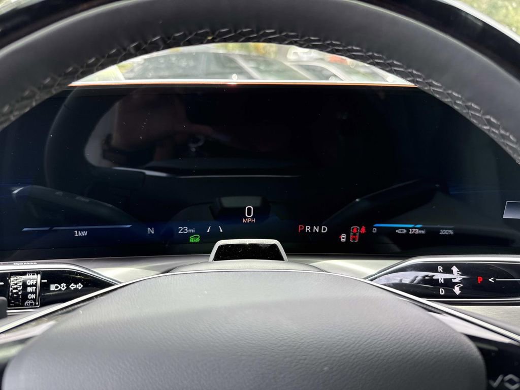 New 2026 Cadillac Vistiq Sport image 30