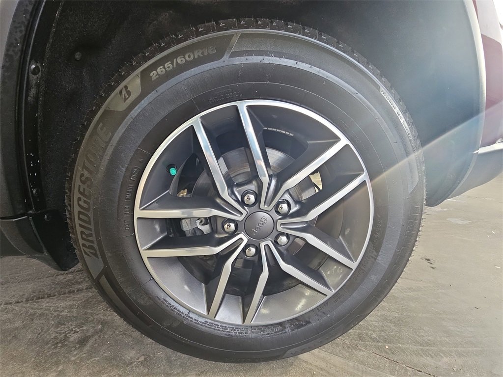 Used 2020 Jeep Grand Cherokee Limited w/ Trailer Tow Group IV image 32