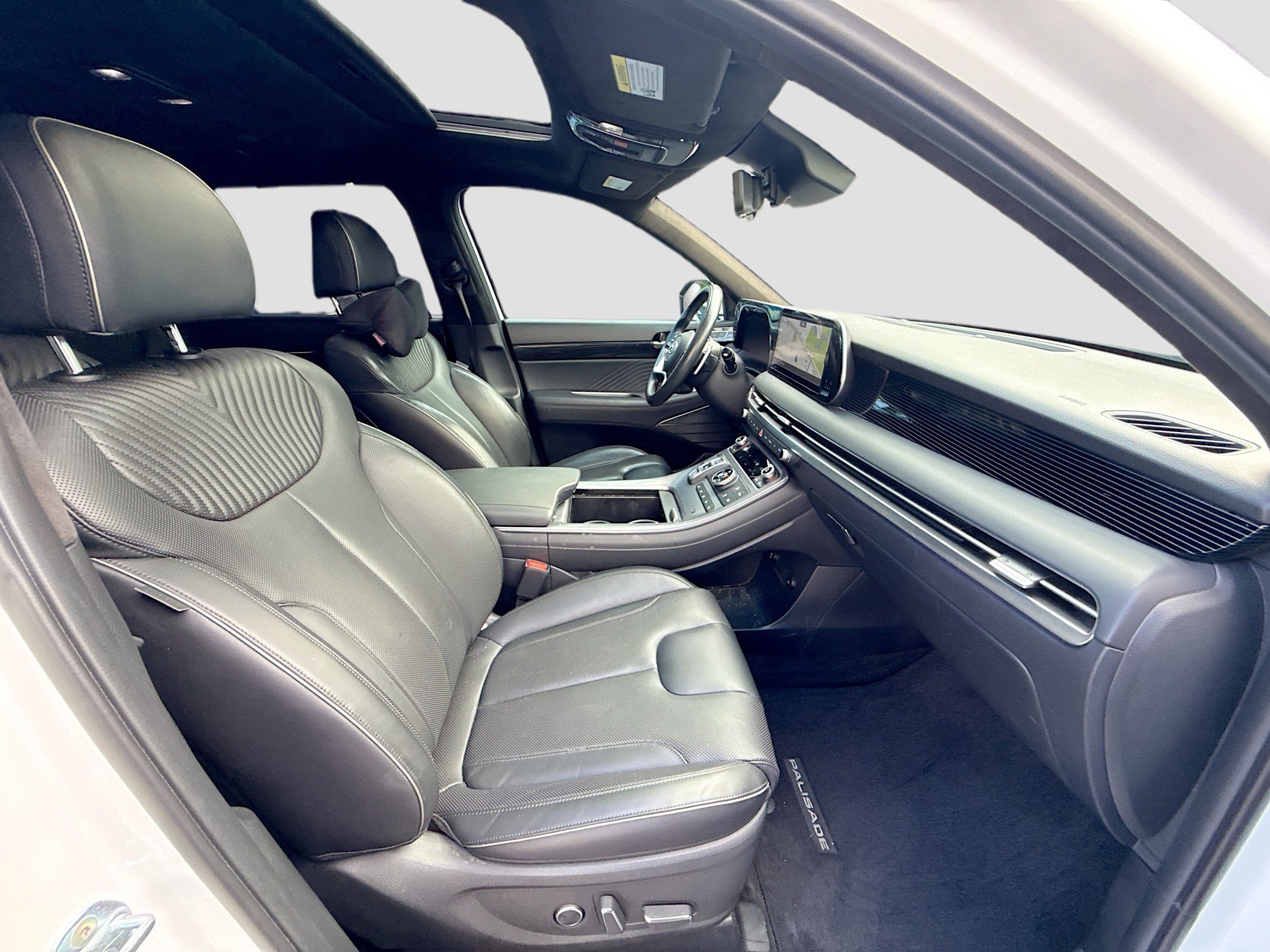 Used 2023 Hyundai Palisade Calligraphy image 32