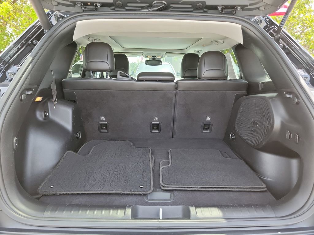 Used 2021 Jeep Cherokee Limited AWD/4WD image 9