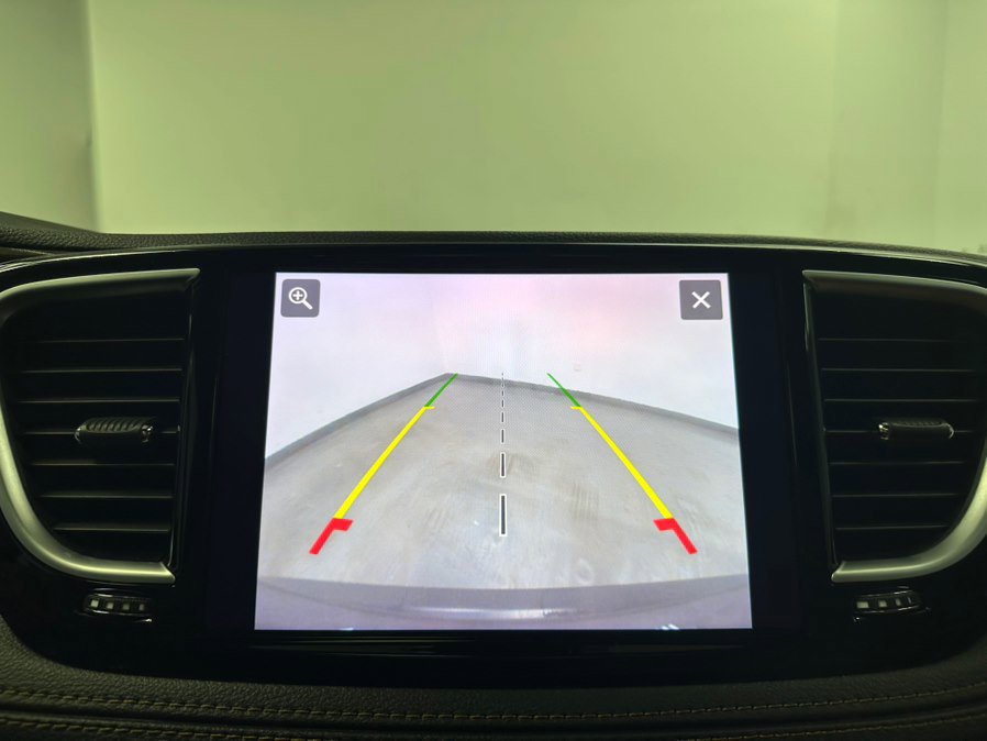 Used 2022 Chrysler Pacifica Pinnacle image 66