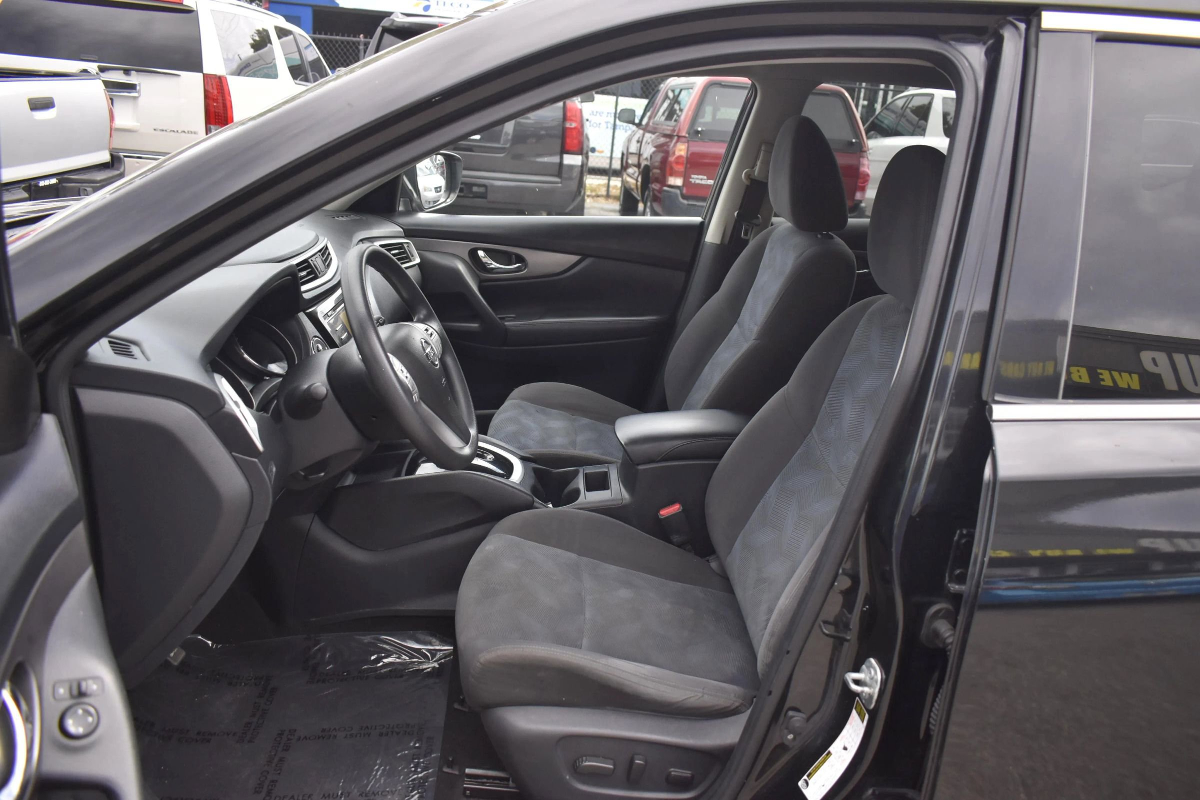 Used 2016 Nissan Rogue SV image 10