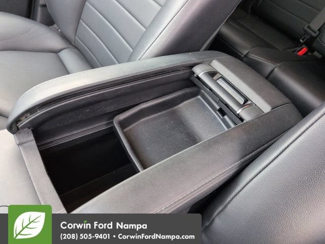 Used 2023 Toyota Highlander XLE AWD/4WD image 19