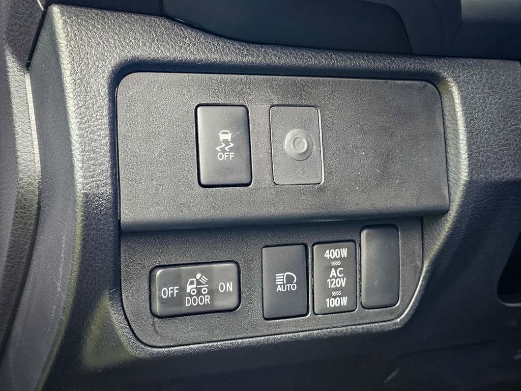 Used 2023 Toyota Tacoma TRD Off-Road w/ Technology Package AWD/4WD image 14