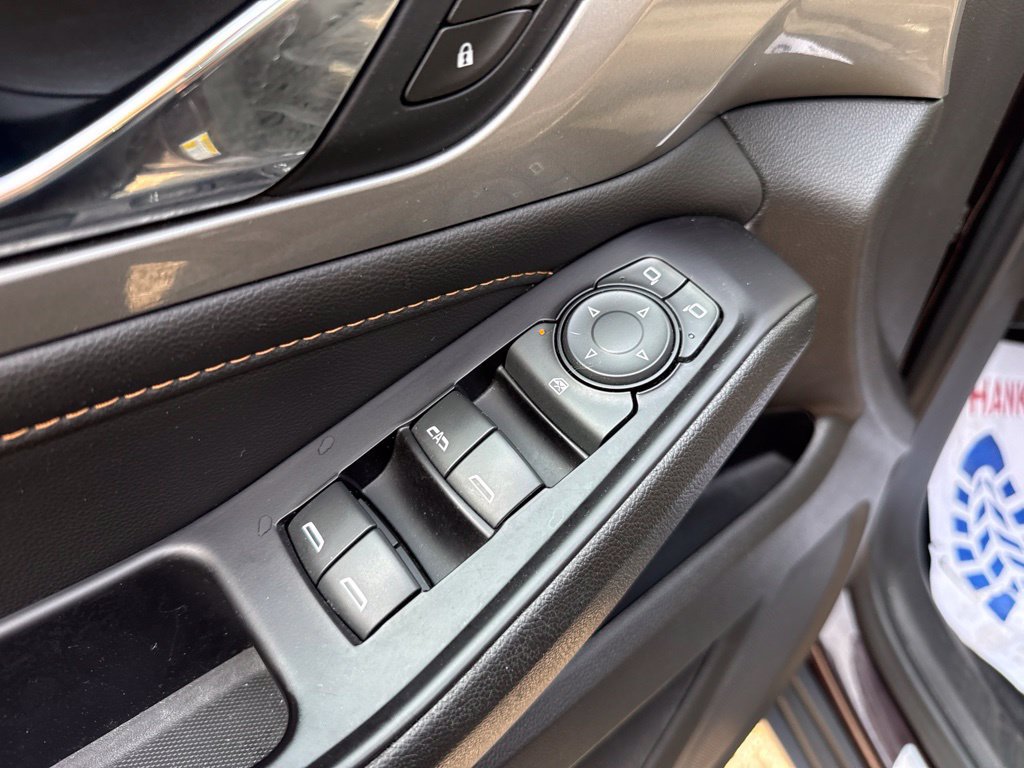Used 2020 Chevrolet Traverse LT FWD image 8