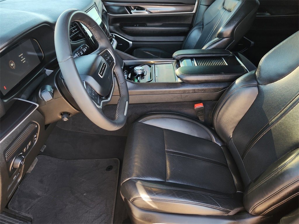 Used 2024 Jeep Wagoneer 4WD image 13