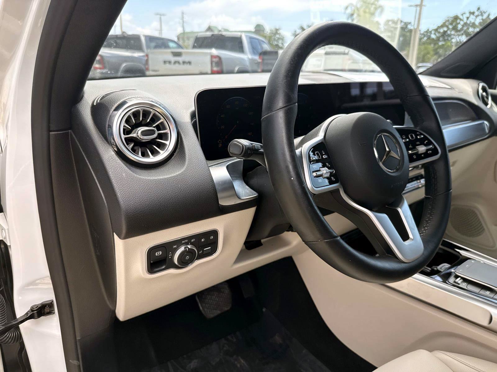 Certified 2021 Mercedes-Benz GLB 250 4MATIC image 20