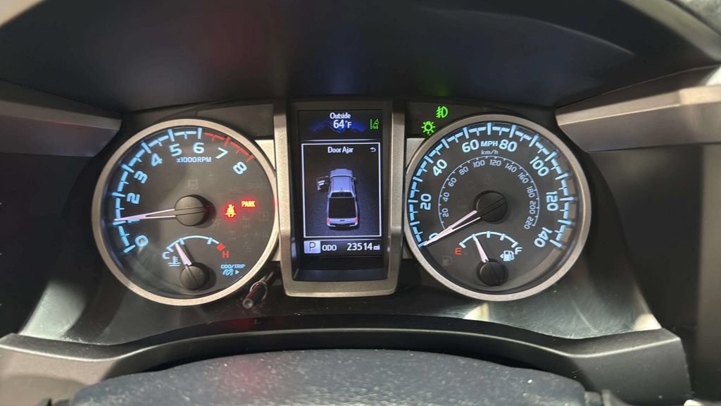Used 2019 Toyota Tacoma SR5 AWD/4WD image 24
