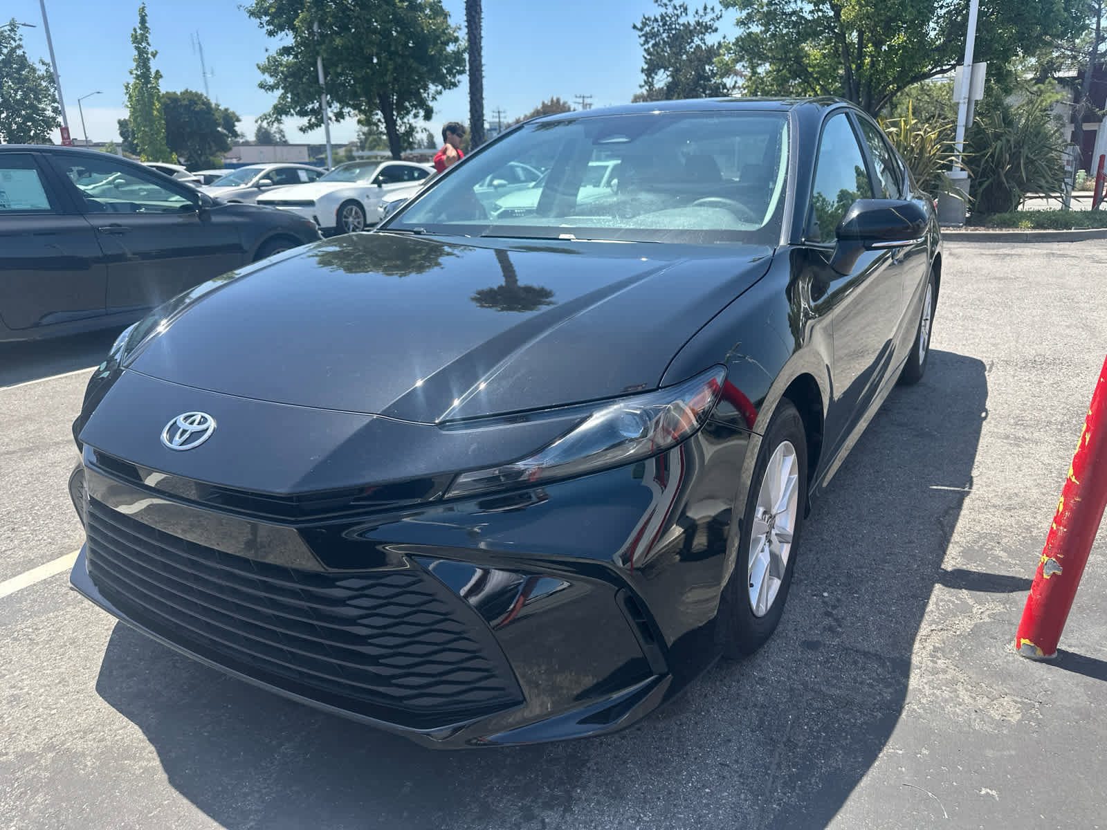 Used 2025 Toyota Camry LE w/ Convenience Package FWD image 2
