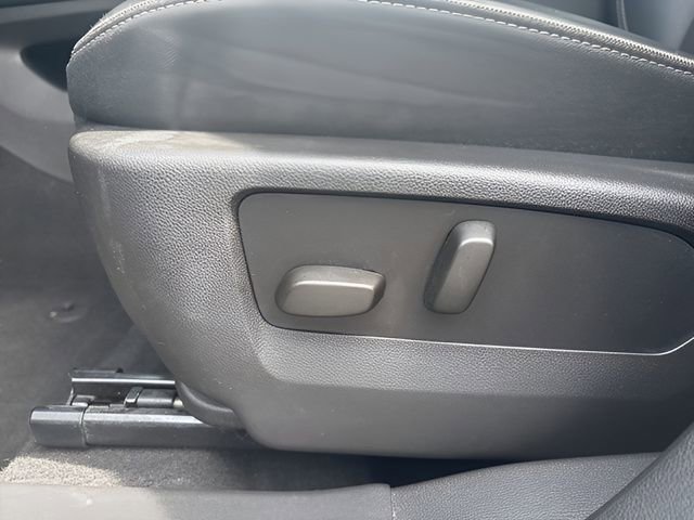 Used 2023 Buick Envision Essence AWD/4WD image 13