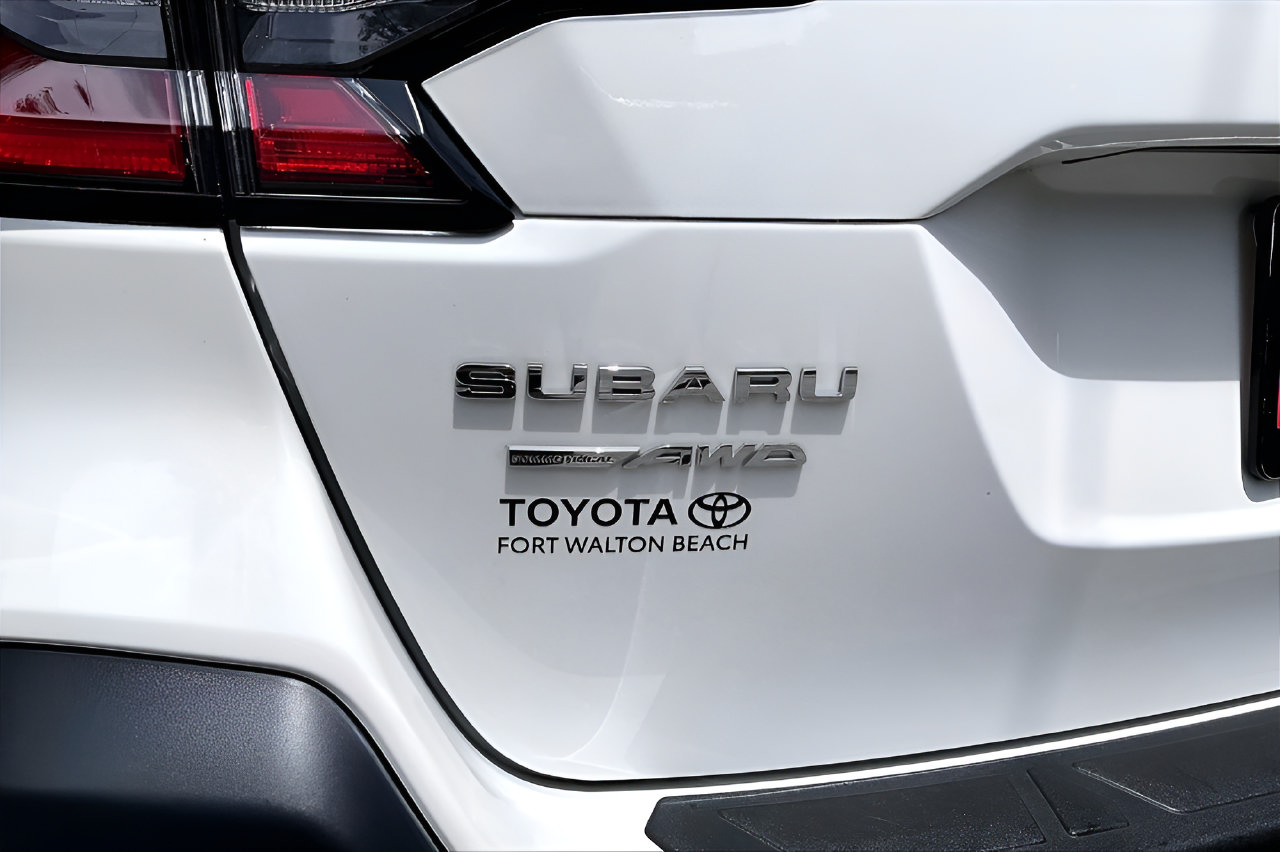 Used 2025 Subaru Outback AWD/4WD image 33