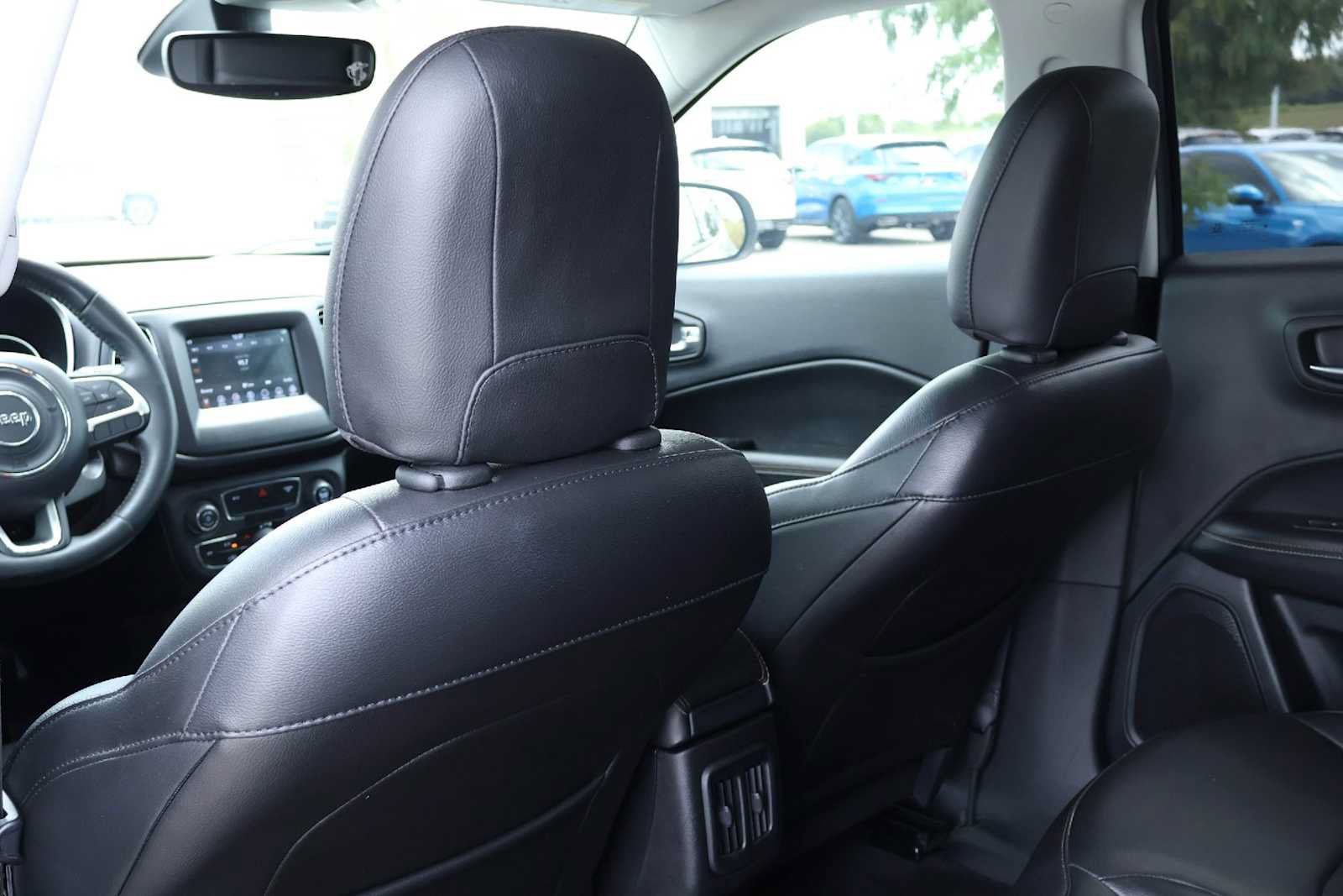 Used 2019 Jeep Compass Latitude w/ Popular Equipment Group FWD image 12