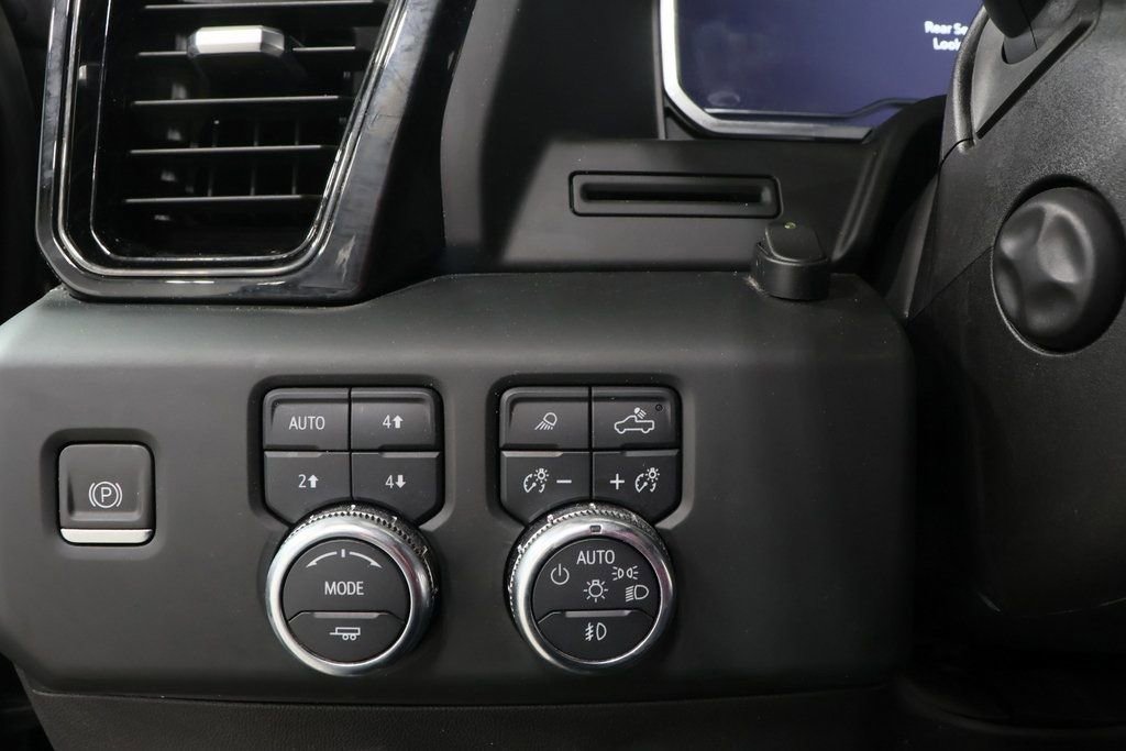 Used 2024 GMC Sierra 1500 AT4 w/ AT4 Preferred Package image 17