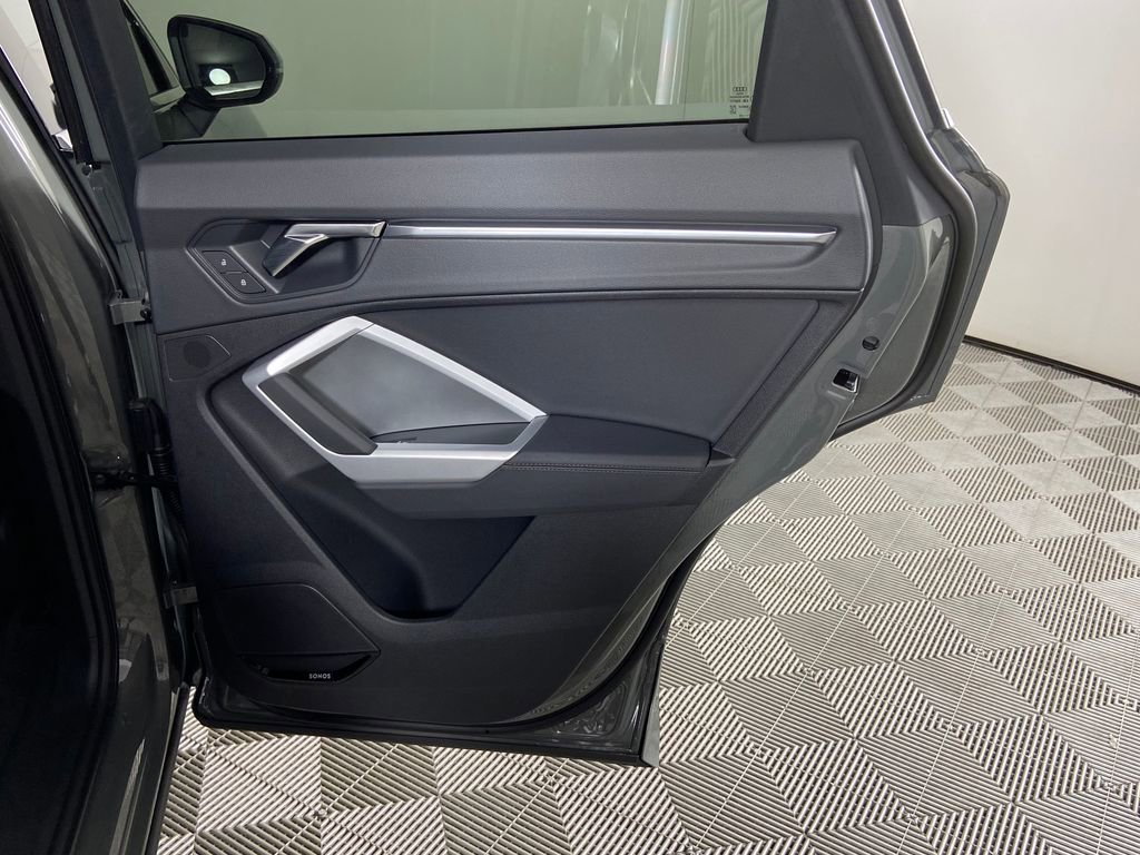 Used 2025 Audi Q3 2.0T Premium Plus w/ Premium Plus Package image 29
