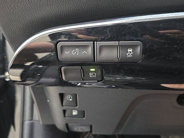 Certified 2020 Toyota Prius Prime XLE FWD image 23