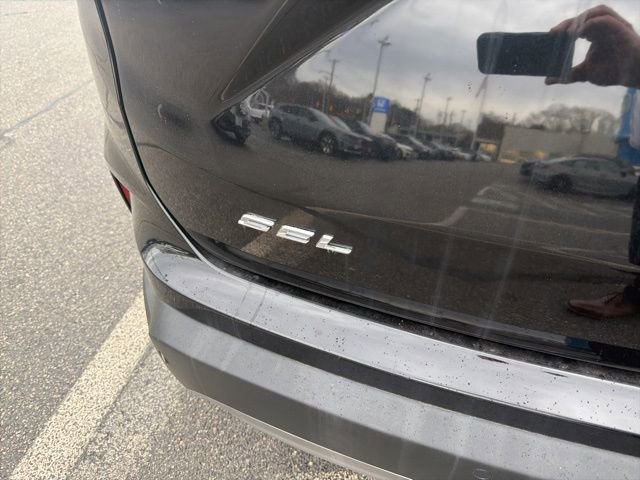 Used 2023 Ford Edge SEL w/ Convenience Package image 5