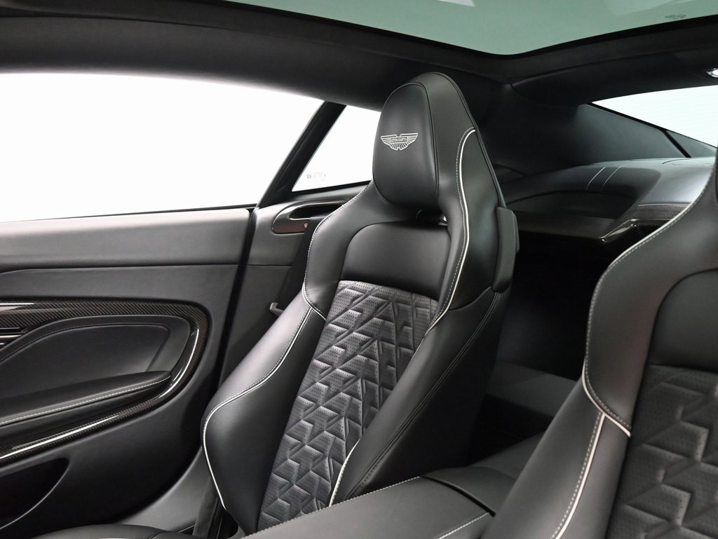 Used 2025 Aston Martin Vanquish image 20