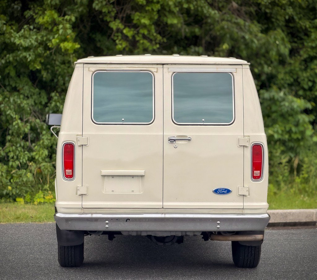 Used 1990 Ford E-150 and Econoline 150 RWD image 10
