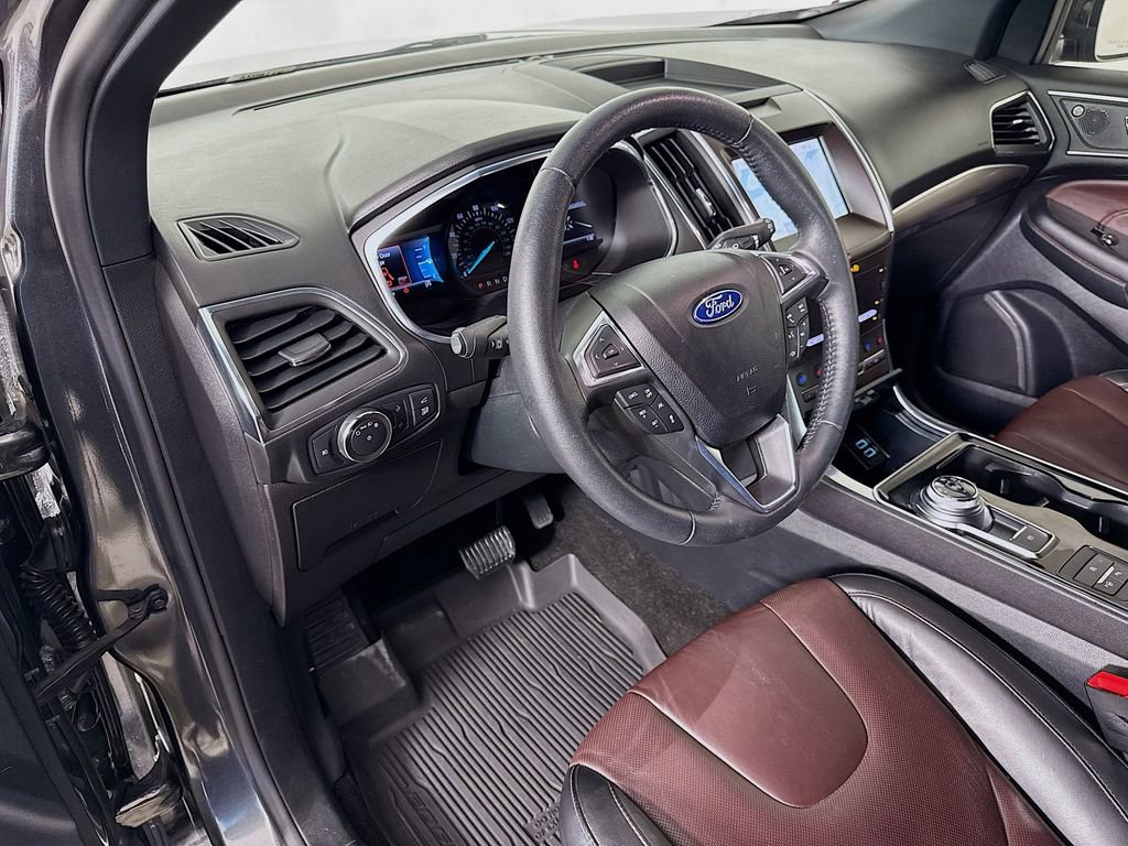 Used 2020 Ford Edge Titanium w/ Equipment Group 301A image 9