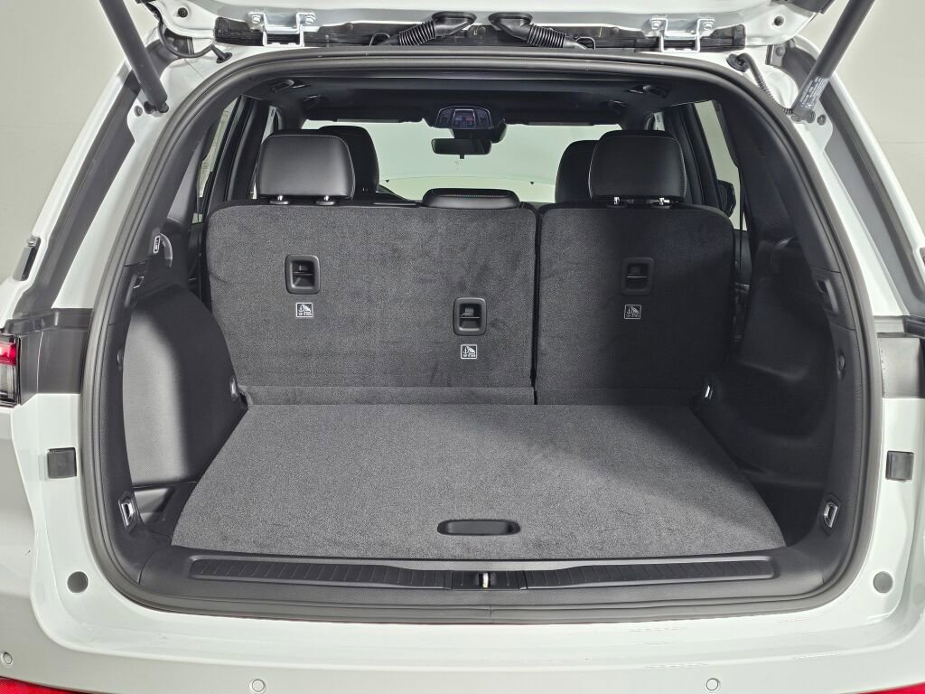 New 2026 Jeep Grand Cherokee Altitude image 13