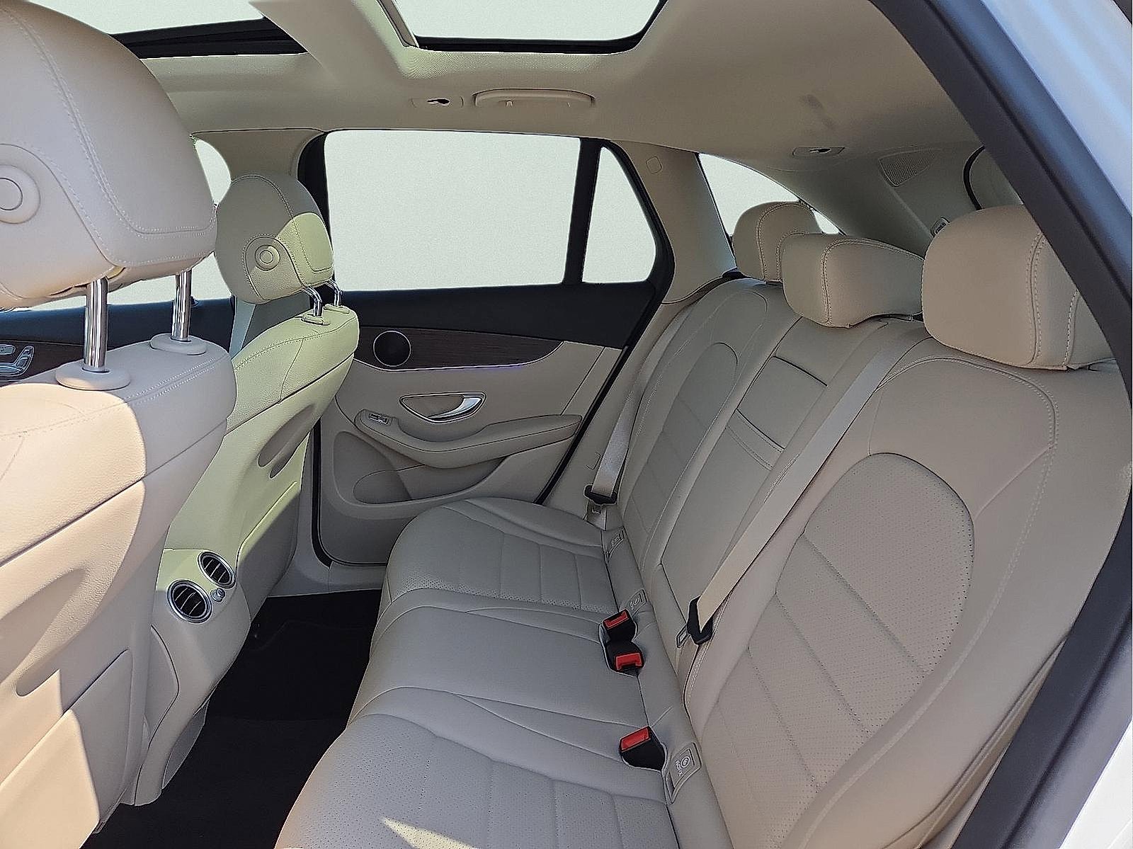 Used 2022 Mercedes-Benz GLC 300 GLC 300 w/ Premium Package Lite image 10