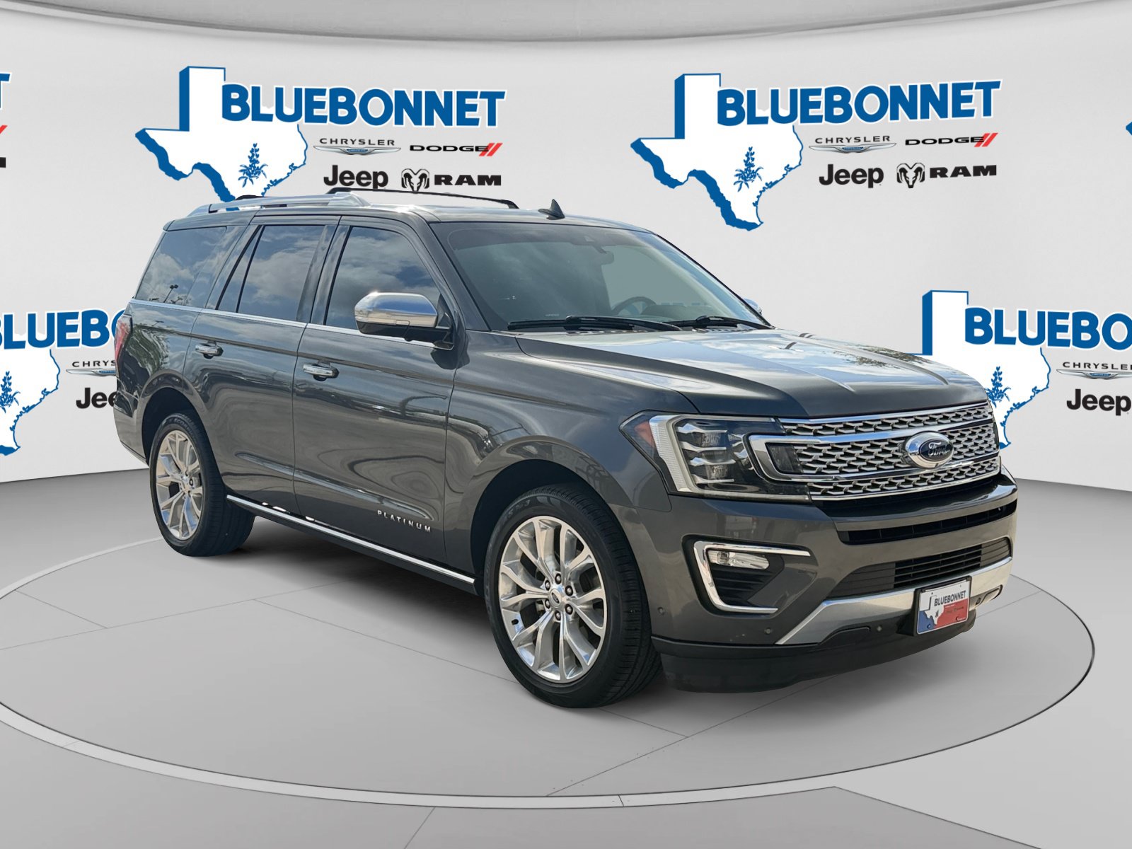 Used 2019 Ford Expedition Platinum RWD image 3