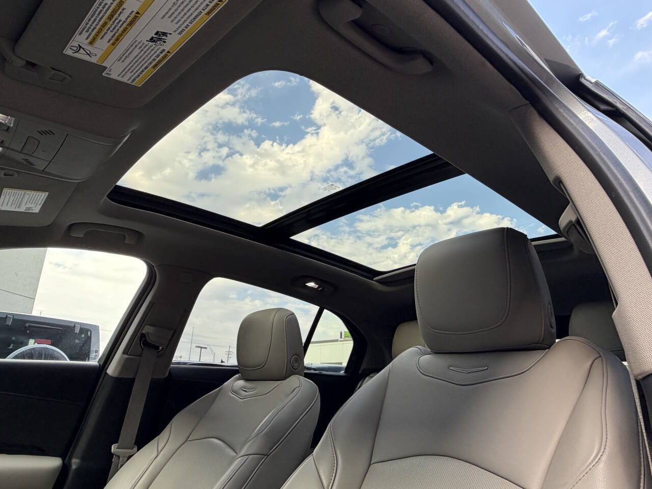 Used 2023 Cadillac XT4 Premium Luxury image 16