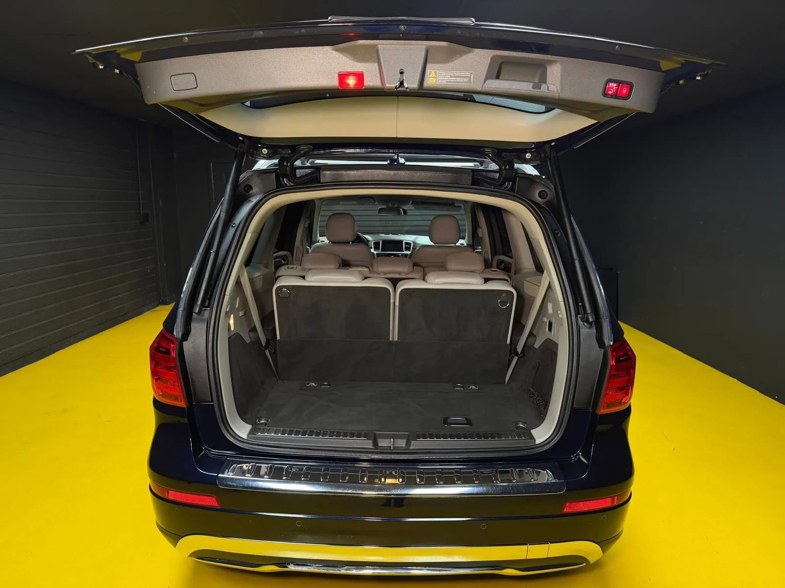 Used 2016 Mercedes-Benz GL 320 BlueTEC 4MATIC image 11