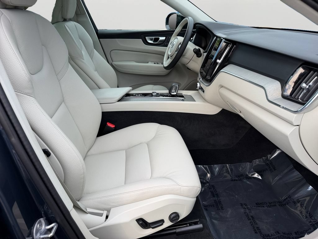 Certified 2024 Volvo XC60 B5 Plus w/ Climate Package AWD/4WD image 8