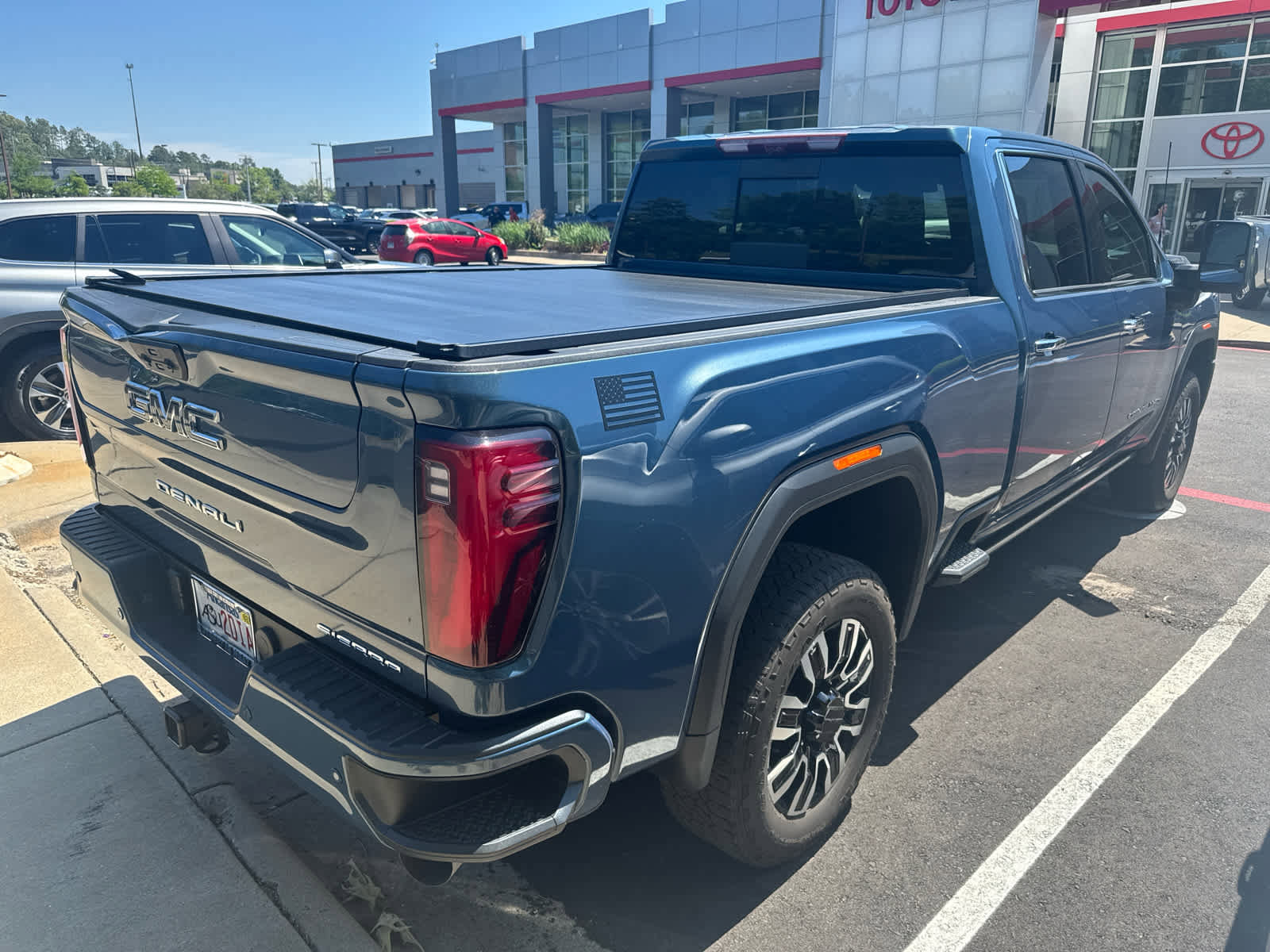 Used 2025 GMC Sierra 2500 Denali Ultimate AWD/4WD image 4