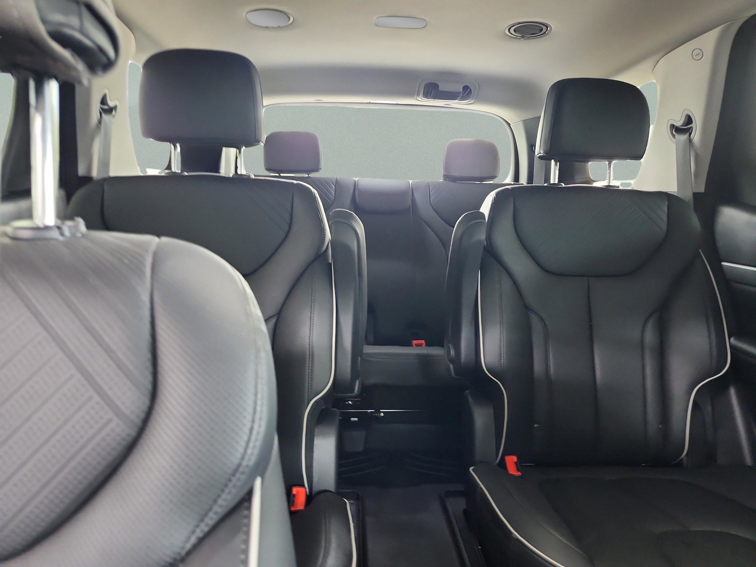 Used 2024 Hyundai Palisade SEL w/ Premium Package image 19