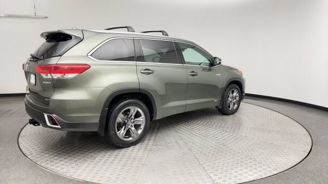 Used 2018 Toyota Highlander Limited Platinum AWD/4WD image 2