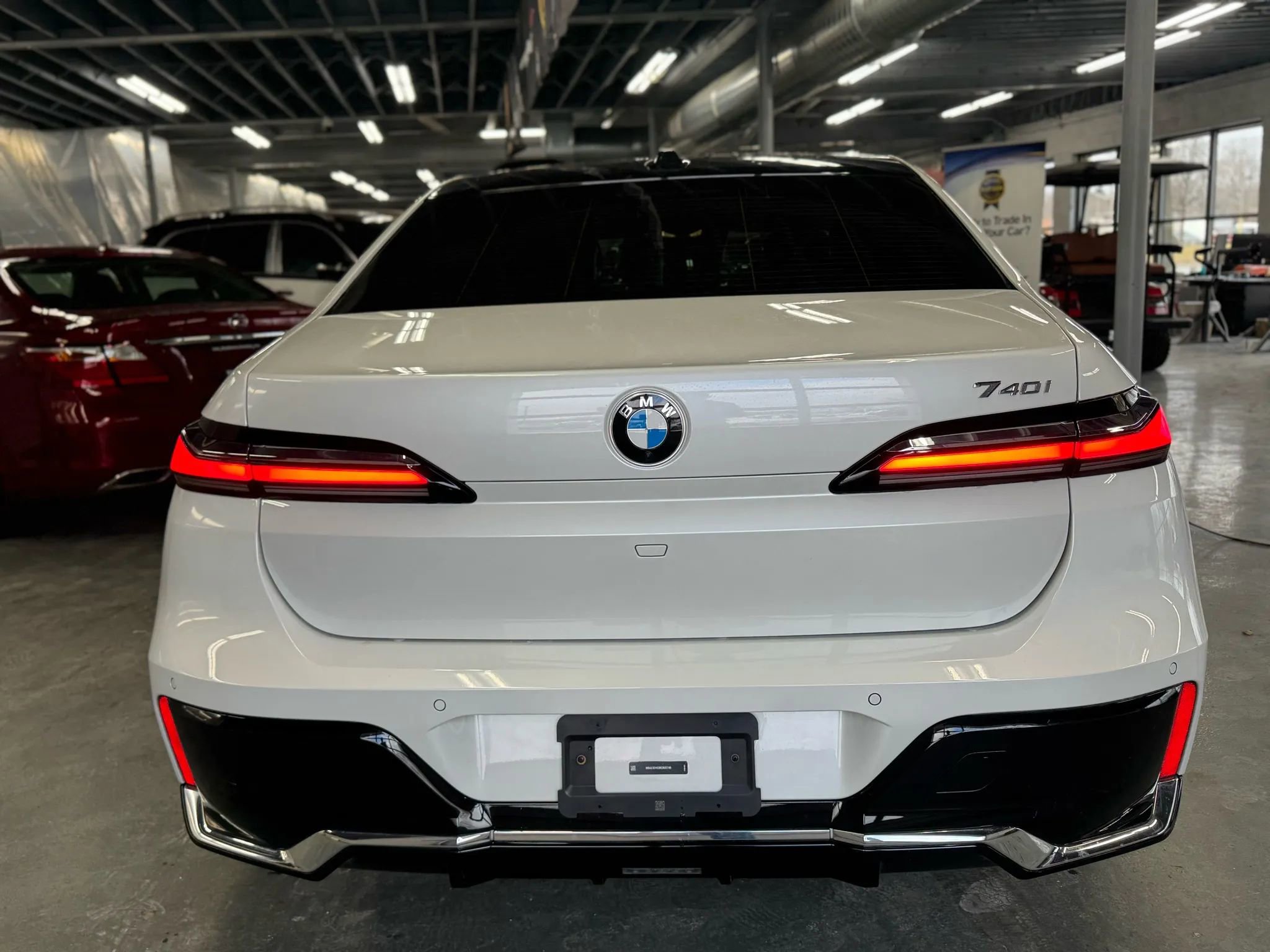 Used 2024 BMW 740i image 9