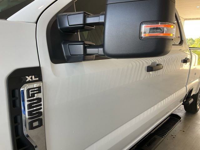 Used 2025 Ford F250 XL w/ XL Chrome Package image 3