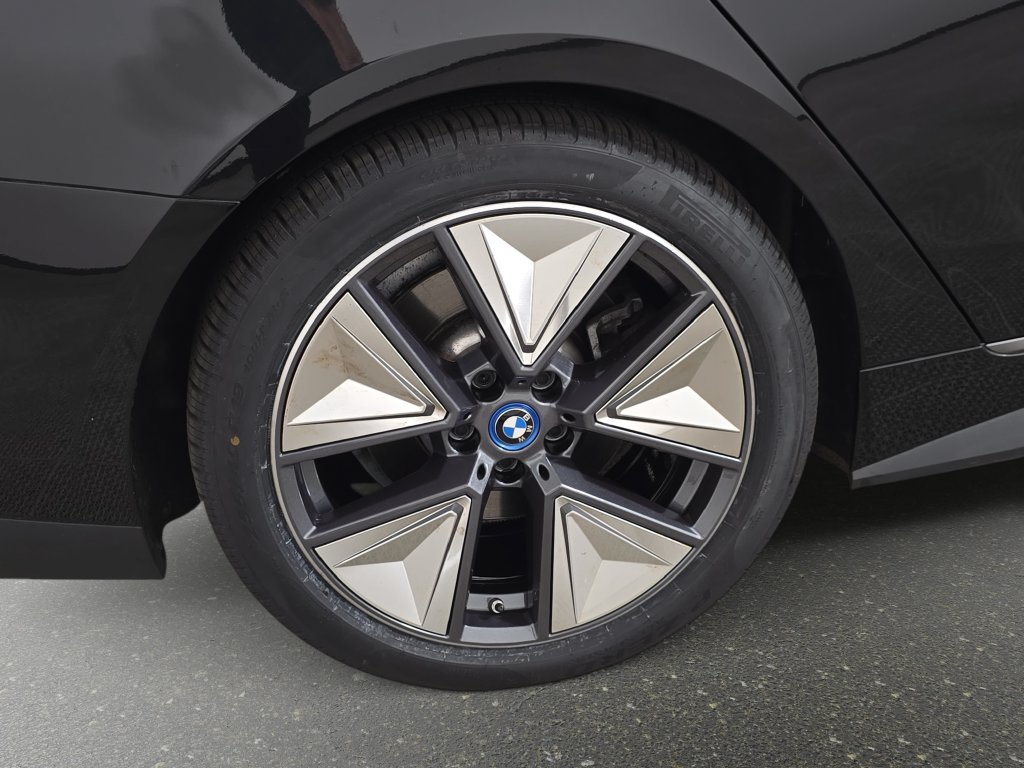 Certified 2024 BMW i4 eDrive40 w/ Premium Package RWD image 34