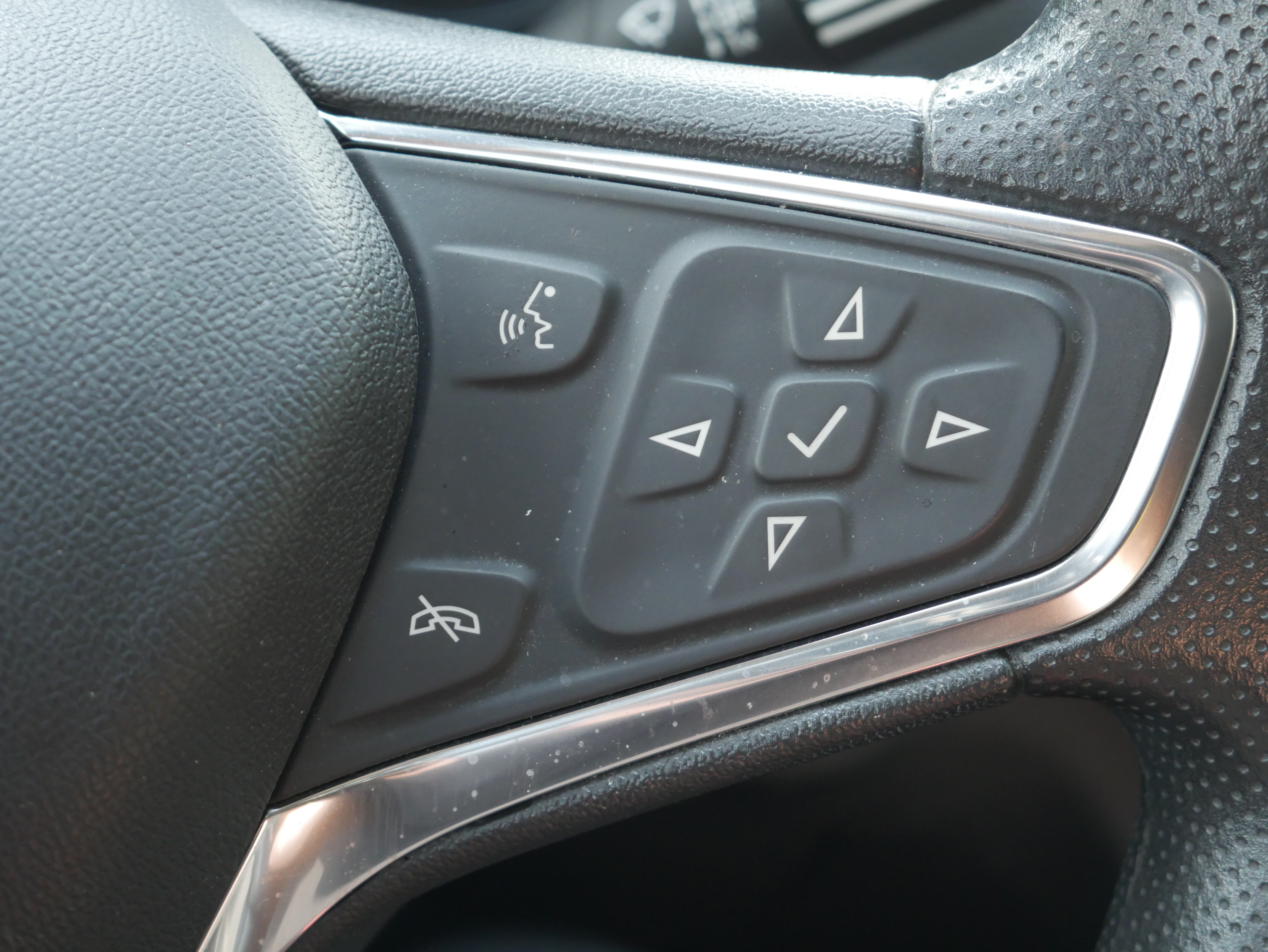 Certified 2020 Chevrolet Equinox LT AWD/4WD image 24